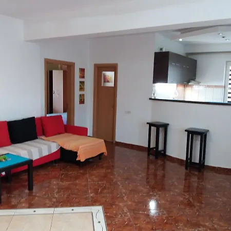 アパート Apartament La Malul Marii Negre ナボダリ